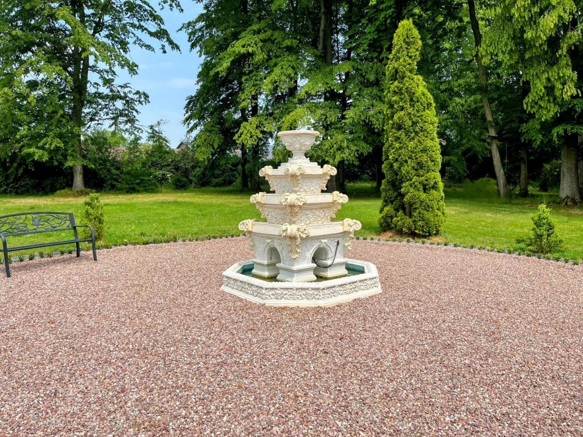 Château de Moliens Exterior foto